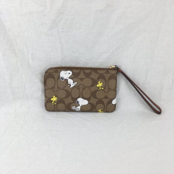 Coach X Peanuts Corner Zip Wristlet Wallet With Snoopy & Woodstock - Picture 4 of 11